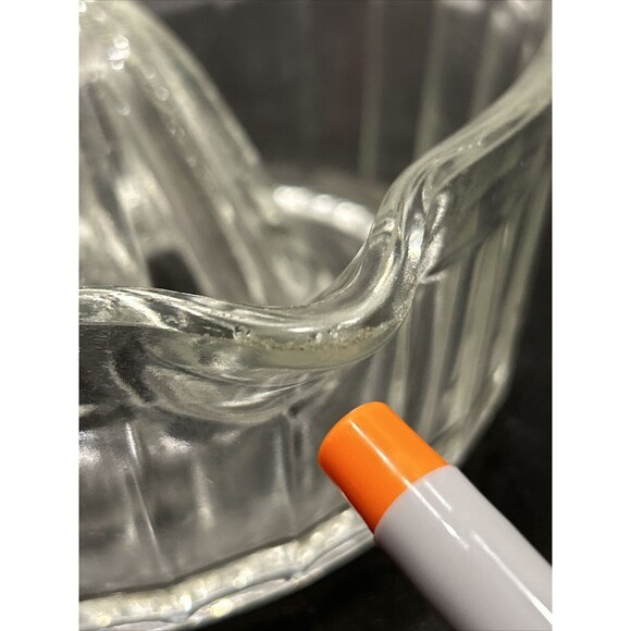 Vintage Heavy Large Clear Glass Hand Juicer Reamer Citrus Orange Lemon Easy Pour - Picture 9 of 10